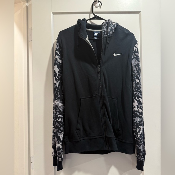 Nike Other - Nike Vintage Men’s Zip Up Black Hoodie with Patterned Sleeves Size M